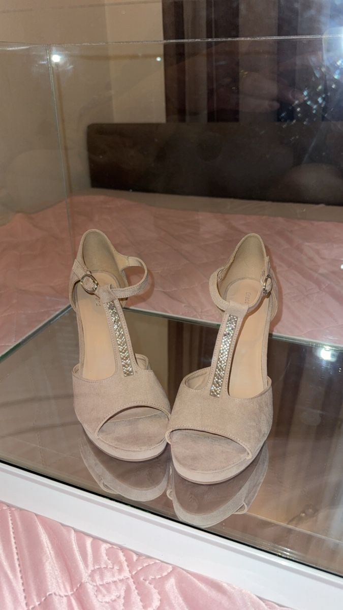 Graceland Damenschuhe: Damenschuhe Sandalen beige – Neu und originalverpackt aus Buchs AG von era_5wsj