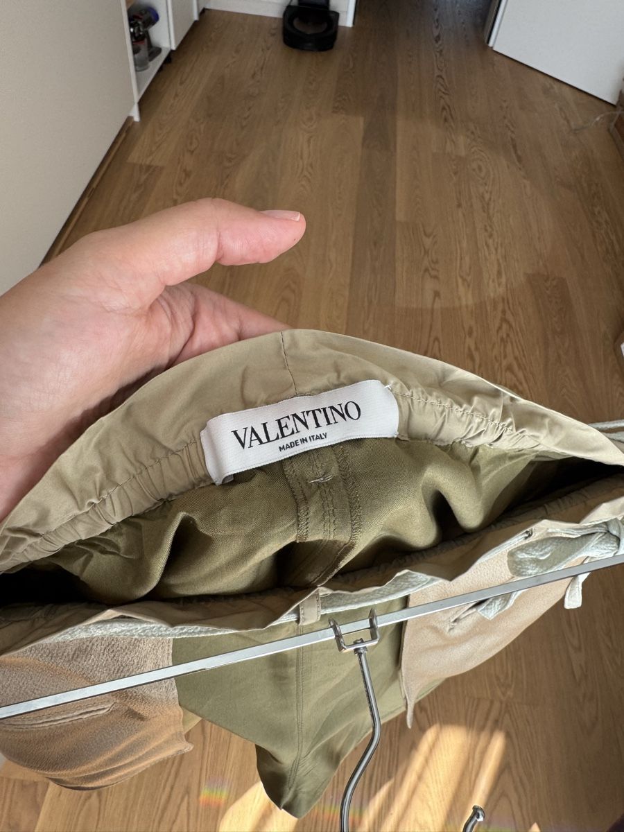Valentino Pantaloni: Valentino Seidenshorts, S/M – Usato da Uetikon am See venduto da happywishes 3