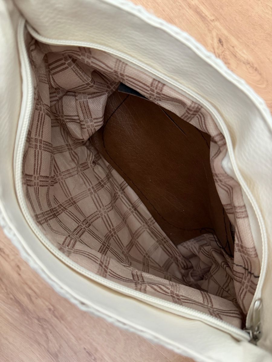 Borse da donna: Weisse Handtasche, mit Quaste! – Usato da Moosseedorf venduto da eve_6nj8 4