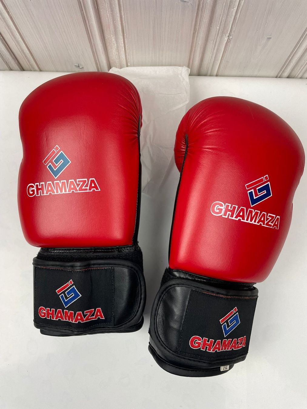 Guanti & manicotti: Rote Boxhandschuhe von Ghamaza - Training oder Sparring 🥊 – Nuovo e nell'imballaggio originale da Wängi venduto da LiqKojote