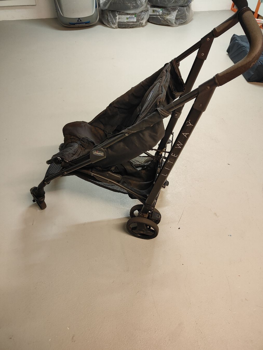 Chicco Carrozzine: Leichter Sommer-Kinderwagen Chicco Liteway – Usato da Mettmenstetten venduto da fez_2c5b 1