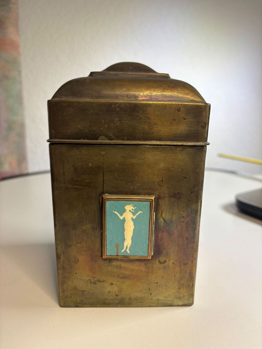 Tutte le decorazioni: Dose Messing mit Motiven (Emaille?) – Usato da Plasselb venduto da Mike760