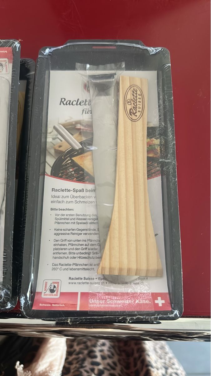 Elettrodomestici da cucina: Raclette Pfännchen mit Holzgriff neu – Nuovo e nell'imballaggio originale da Belp venduto da M.X