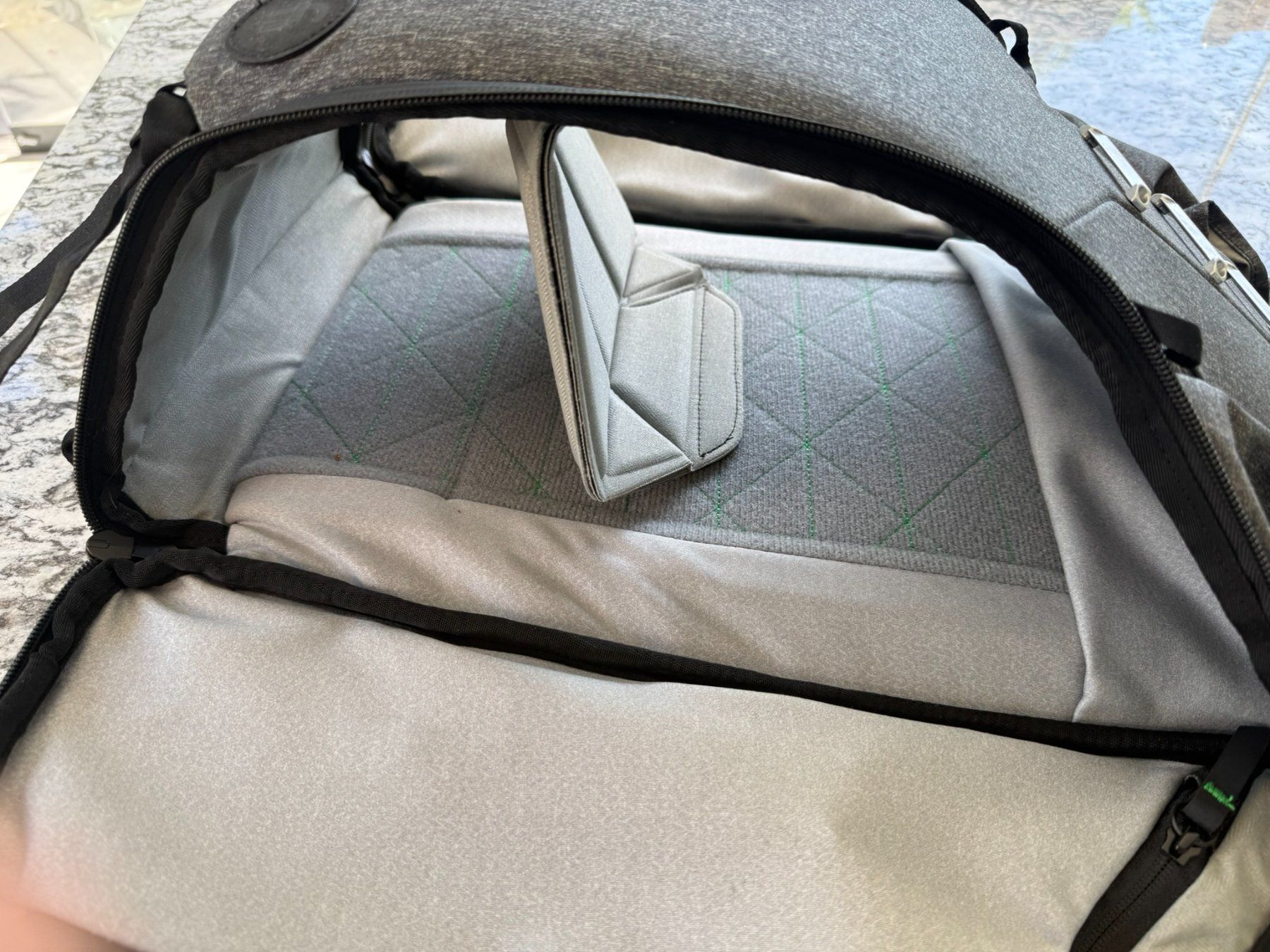 Peak Design Sacs à dos: Rucksack grau Peak Design everydaybackback 30 Liter – D'occasion à Wiesendangen par Fior 9