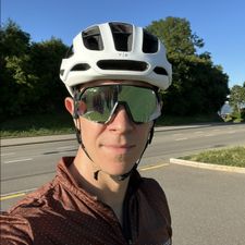 Profile image of J_V01