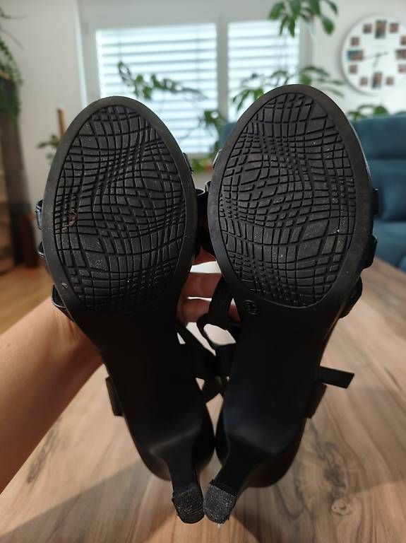 Chaussures femmes: Heels  – D'occasion à Kaisten par lys_zzy8 2