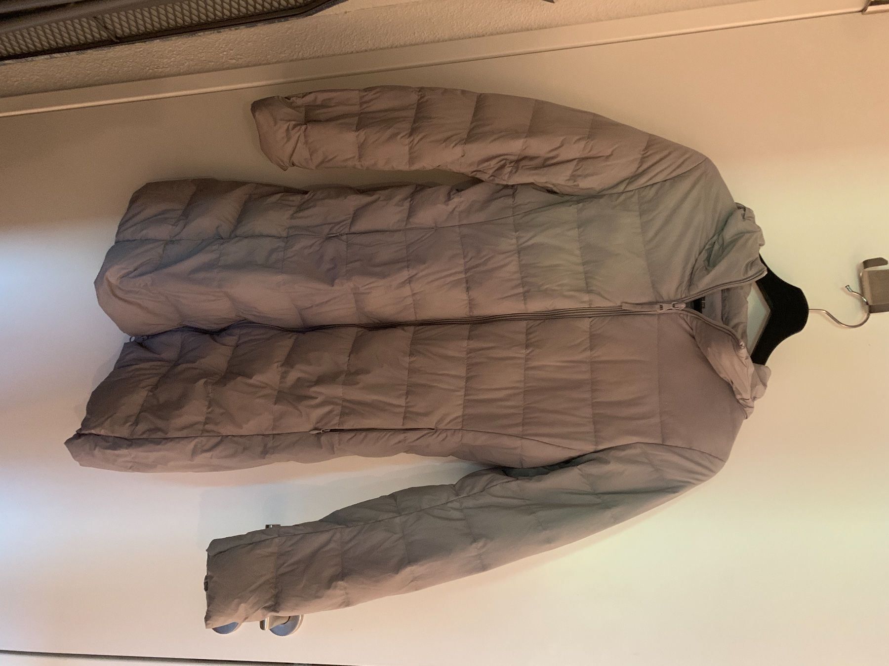 Jacken: Down Light grey long jacket – Neu (gemäss Beschreibung) aus Zürich von Alpen209