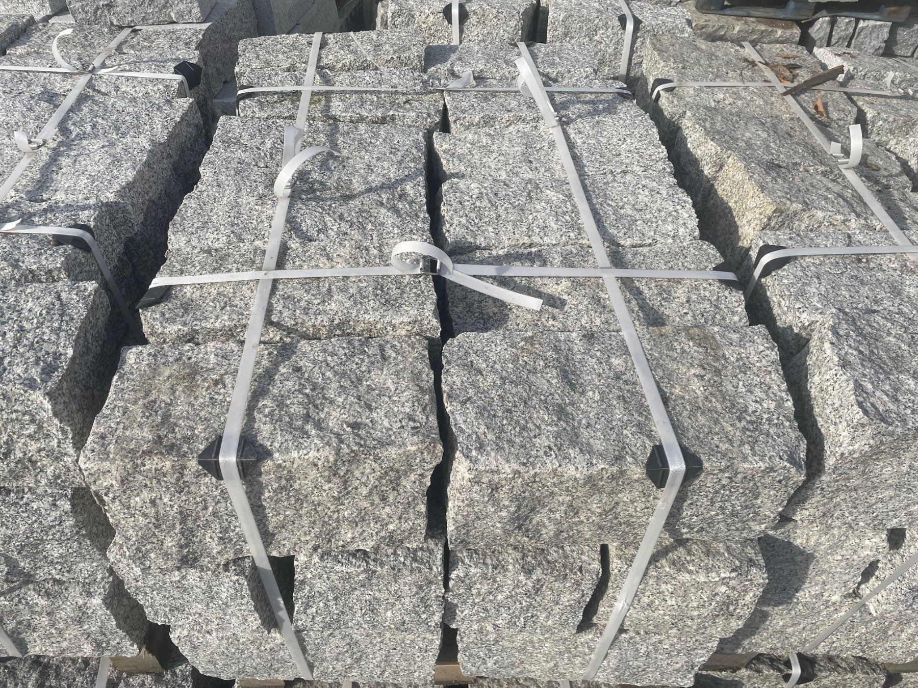 Pietre & tegole: Granit Mauersteine / Quadersteine – Nuovo (secondo la descrizione) da Aarau venduto da natursteinhandel