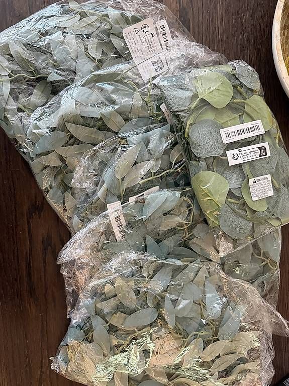 Tutte le decorazioni: Künstliche Blattdeko – Usato da Niederwangen BE venduto da fur_p6fq
