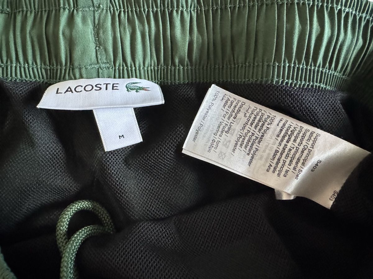 Lacoste Lotti di vestiti: 2 shorts de bain Lacoste, taille M – Usato da Colombier NE venduto da the_yq7x 2