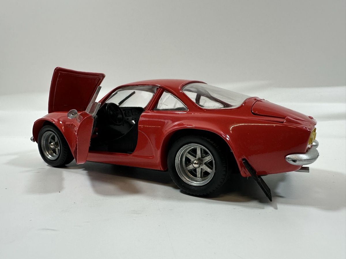 Alpine Modellini d'auto: Alpine Renault 1600 S 1:20, rot, MACADAM – Usato da Zofingen venduto da rf9_x2xt 7