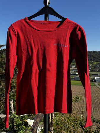 Rotes Langarm Shirt 