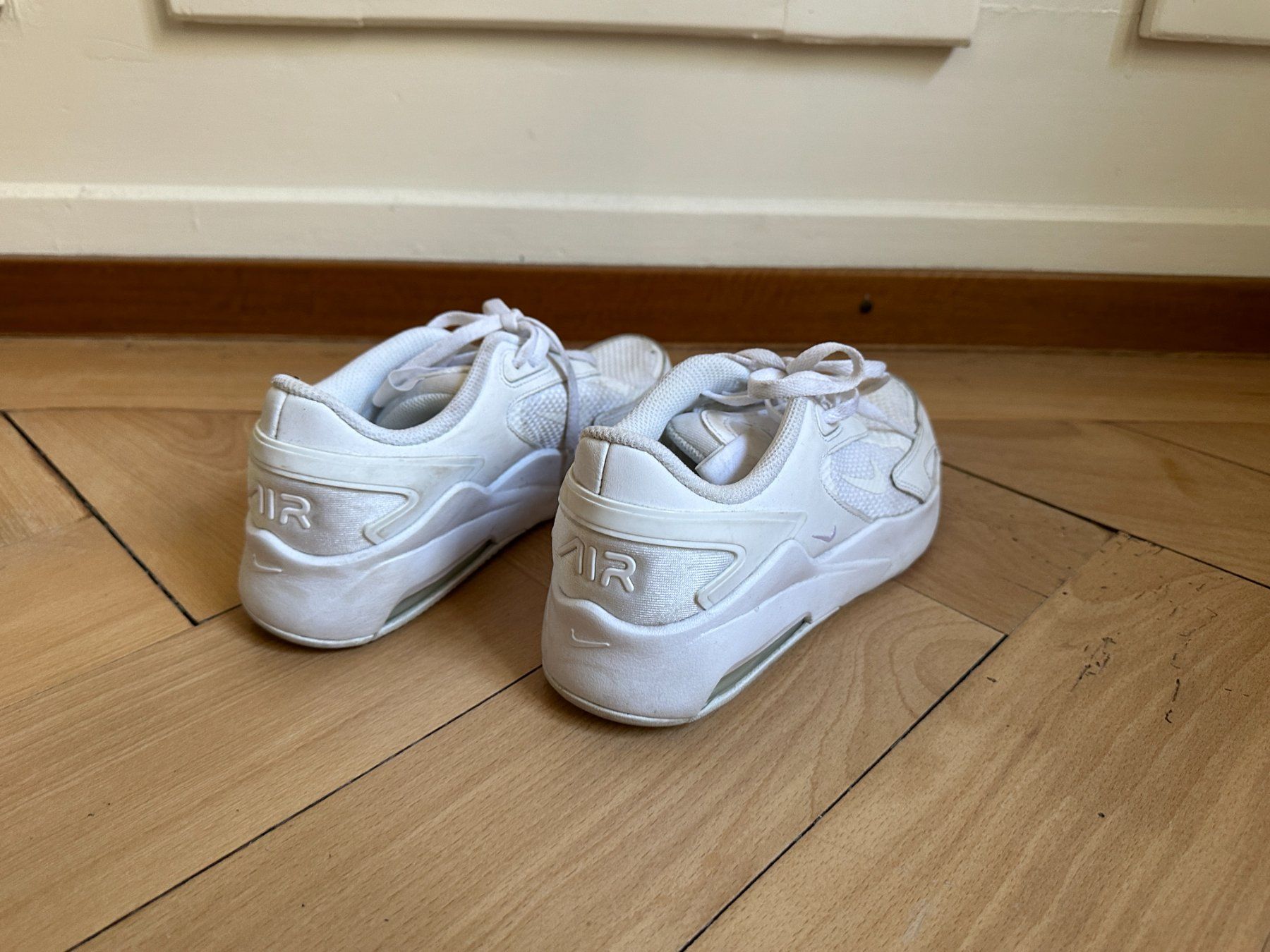 Nike Scarpe da donna: Nike Air Max Sneaker weiss 35.5 – Usato da Zürich venduto da Diazaio 2