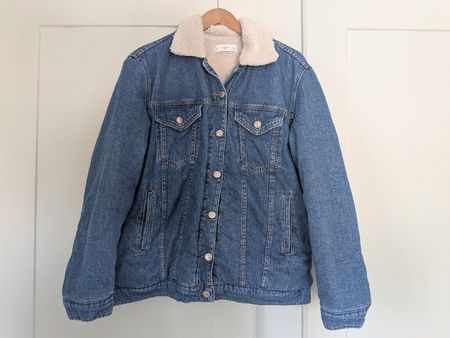 Neuwertige Jeansjacke mit Teddyfell, Marke Mango, Grösse L