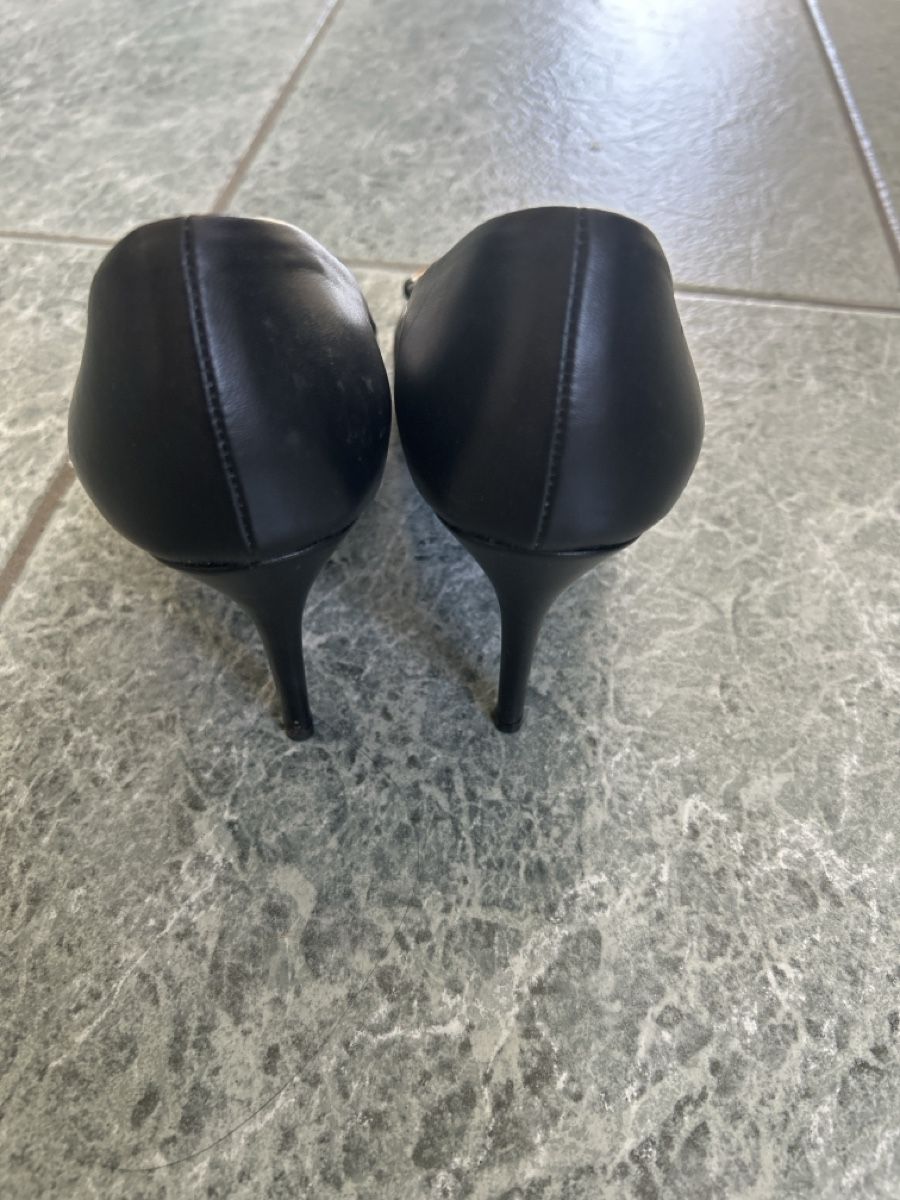 Gucci Damenschuhe: Gucci Scarpa con tacco – Gebraucht aus Montagnola von ste_w9hh 3