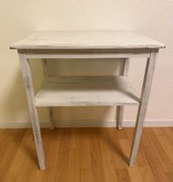 Weisses Tischli im Shabby Chic Stil - Klein aber fein!
