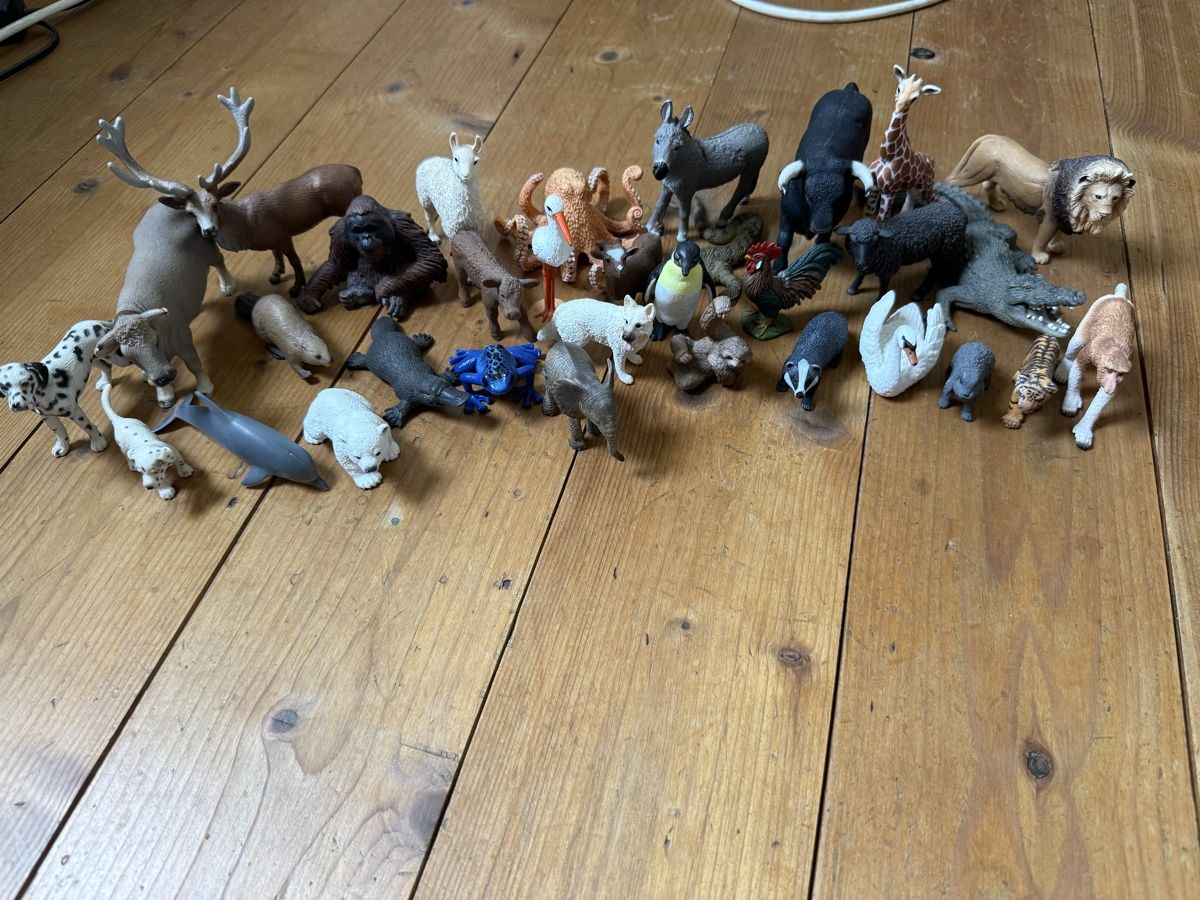 Schleich Figurines: 32 Schleich Tiere  – D'occasion à Zürich par zuerich16