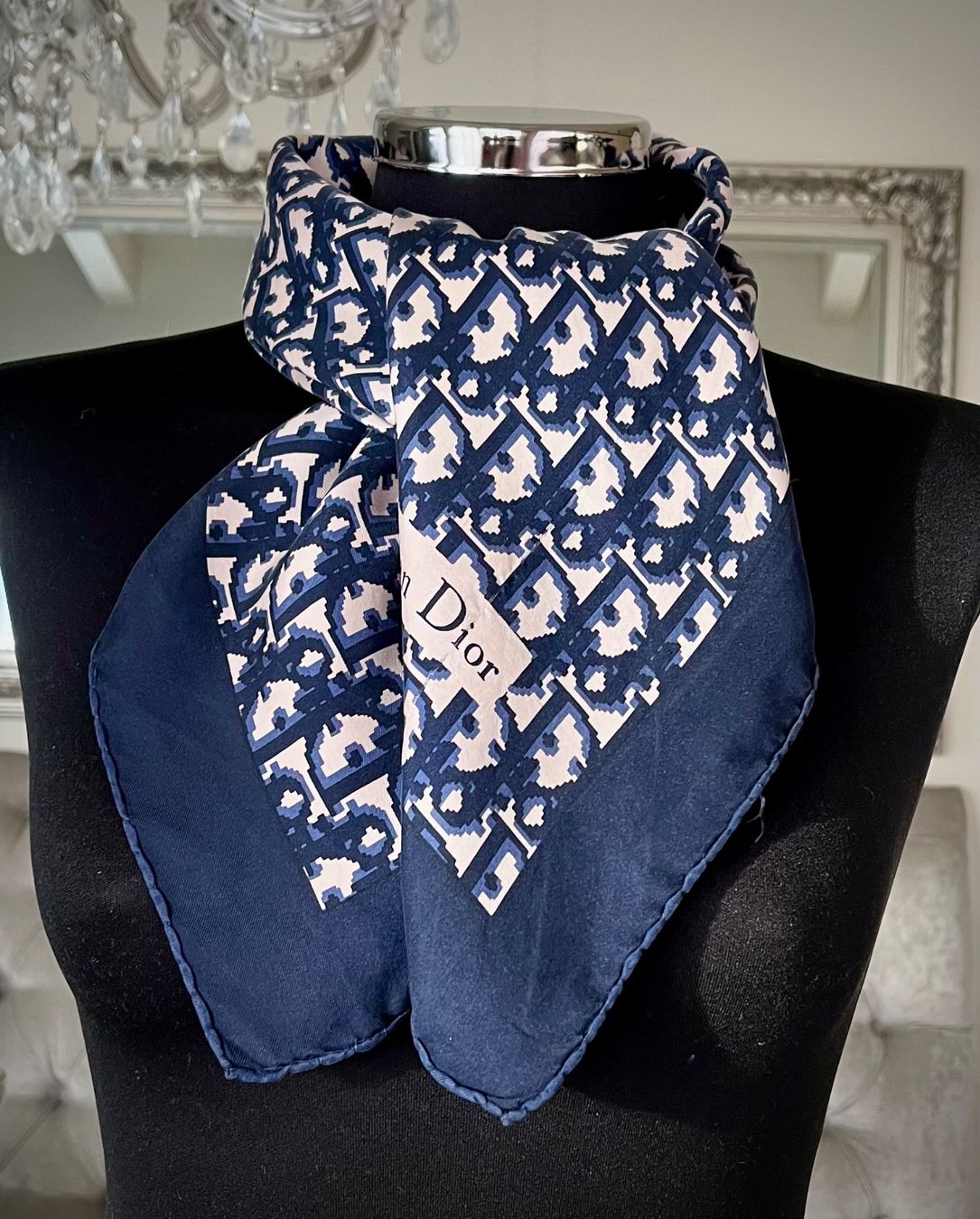 Spannende Christian Dior Schal Bild