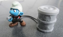 Feuerwehr Schlumpf mit Schlauch