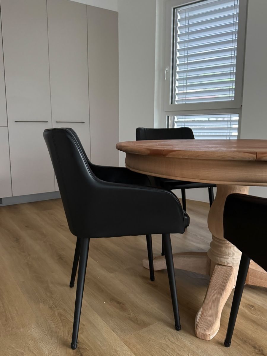 Stühle: Lots de 4 chaises, similicuir – Neu (gemäss Beschreibung) aus Salgesch von Tuf7 1