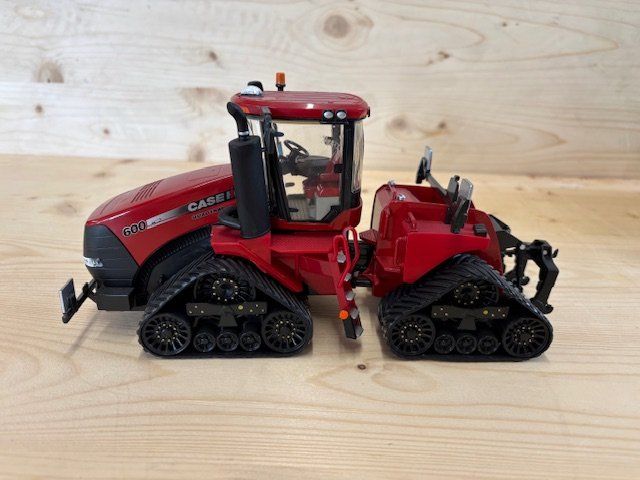 Britains Kit di modellismo & Modellini statici: Case IH Quadtrac 600 – Nuovo (secondo la descrizione) da Oberbütschel venduto da SimBla91