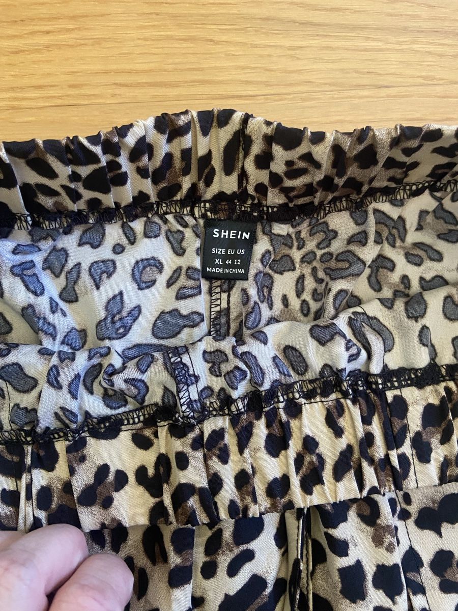 Shein Pantaloni: Pantalon fin léopard  – Nuovo (secondo la descrizione) da Berlens venduto da aye_lf66 1
