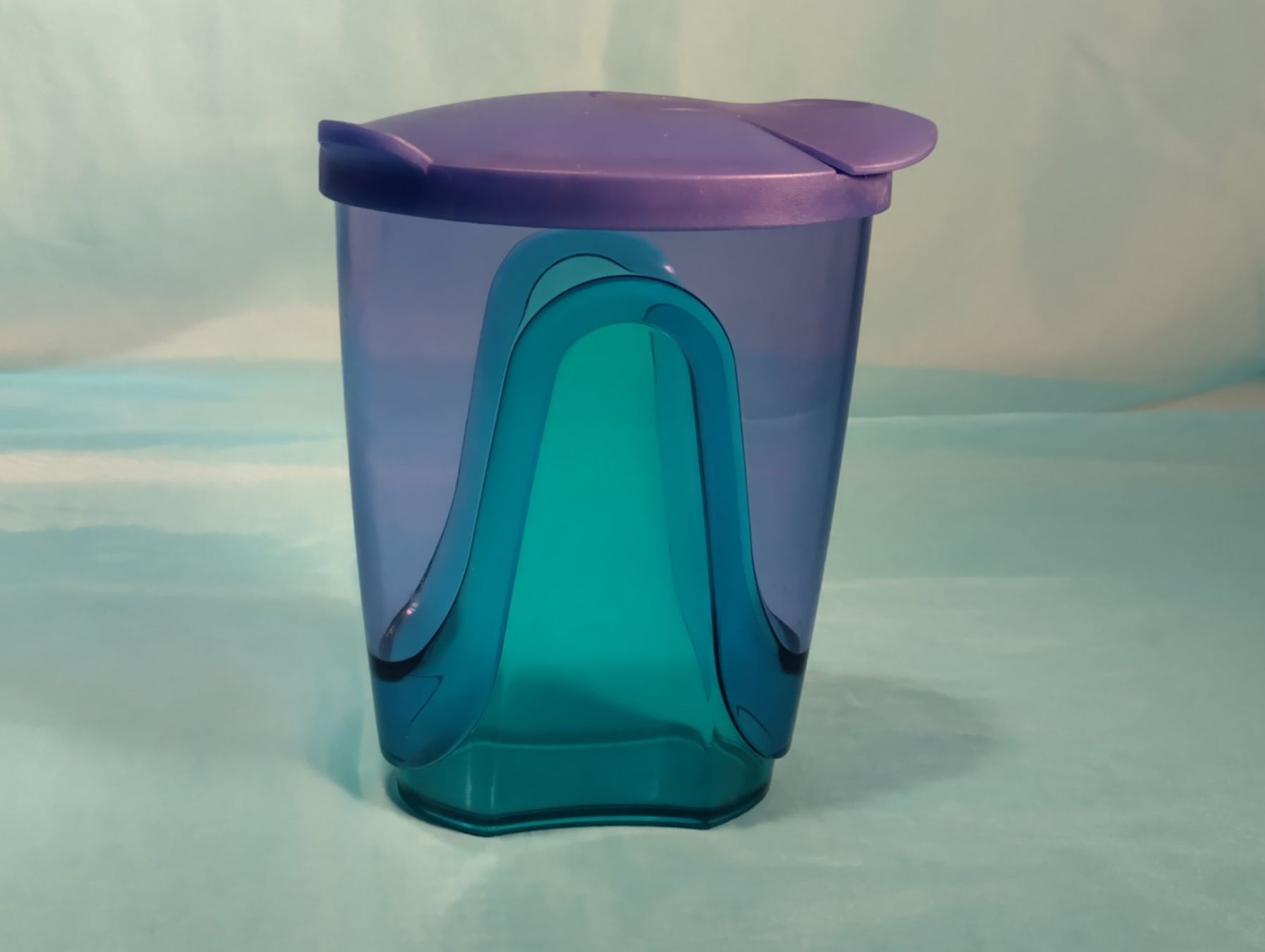 Tupperware Behälter & Ähnliches: Tupperware Eleganzia blau, Milchkännchen, 3.5dl – Gebraucht aus Bellach von JingleCherry