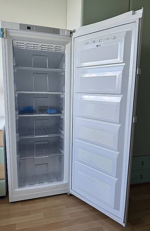 Gefrierschrank: Congélateur  – Gebraucht aus Petit-Lancy von stellina69