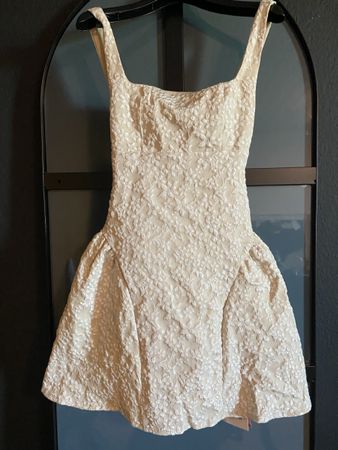 Elegantes Sommerkleid mit Blumenmuster, Grösse XS