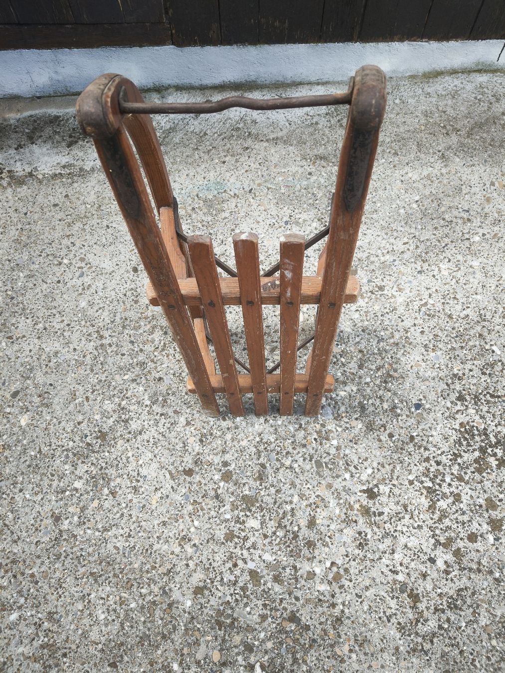 Luge: Schlitten Holz alt – D'occasion à Rüegsauschachen par Solex-Driver