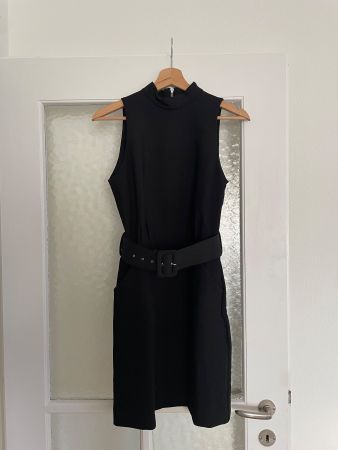 Minikleid mit Gürtel schwarz - S