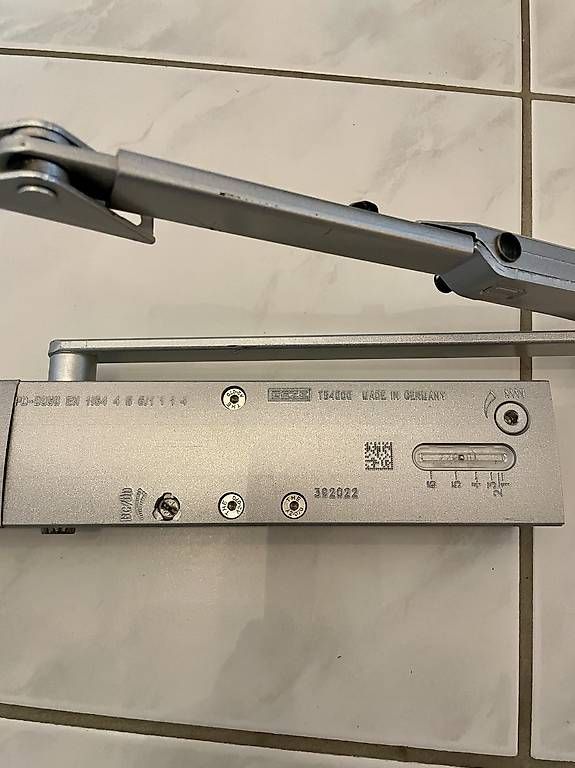 Ferramenta: GEZE TS4000 Türschliesser – Usato da Schwellbrunn venduto da Crossmax8 3