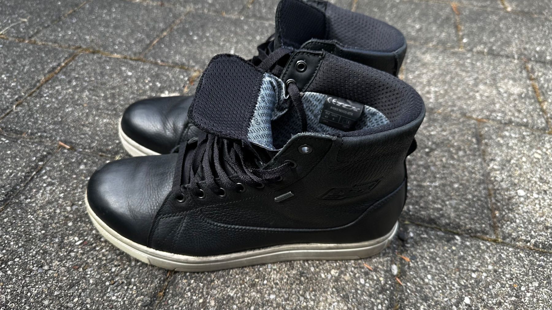 TCX Herrenschuhe: TCX Ortholite Mood Gore-Tex Motorradschuhe Gr. 43 – Gebraucht aus Rikon im Tösstal von fotobynight