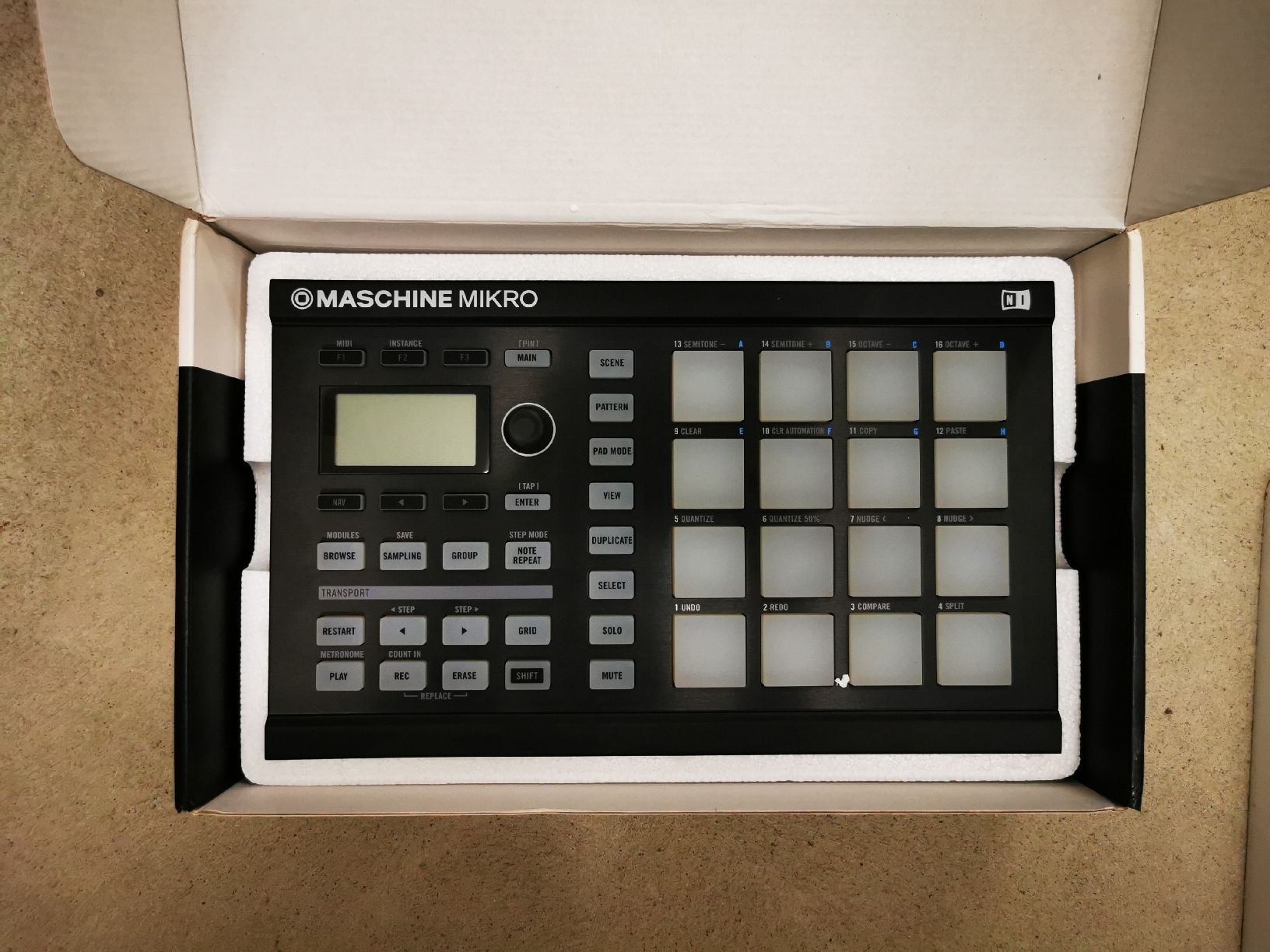 Musikinstrumente: Native Instruments Maschine Mikro MK1 Black (MPC)  – Neu (gemäss Beschreibung) aus Zürich von