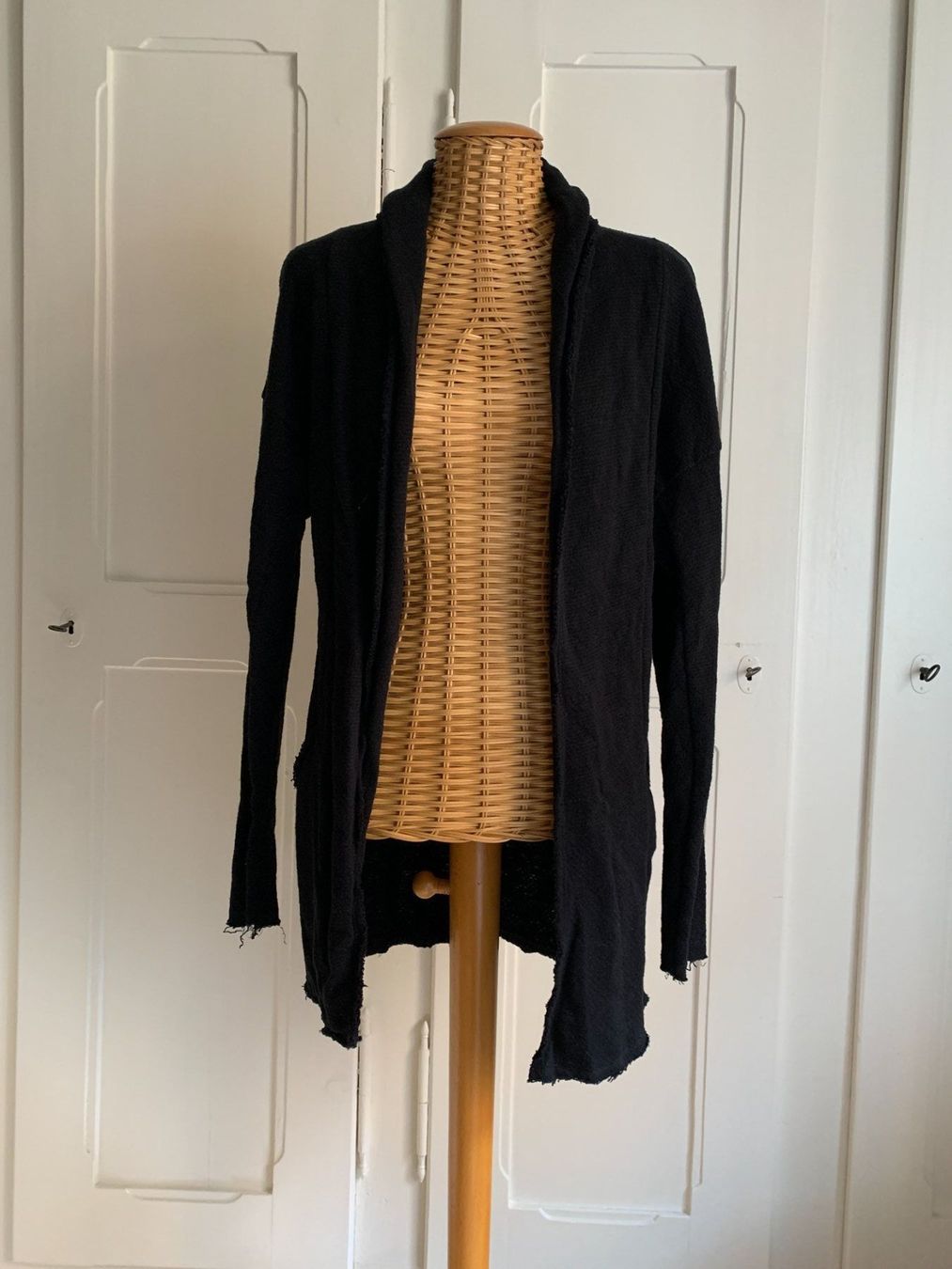 Zara Vestes: ZARA - Strickjacke schwarz S – D'occasion à Zürich par Diazaio