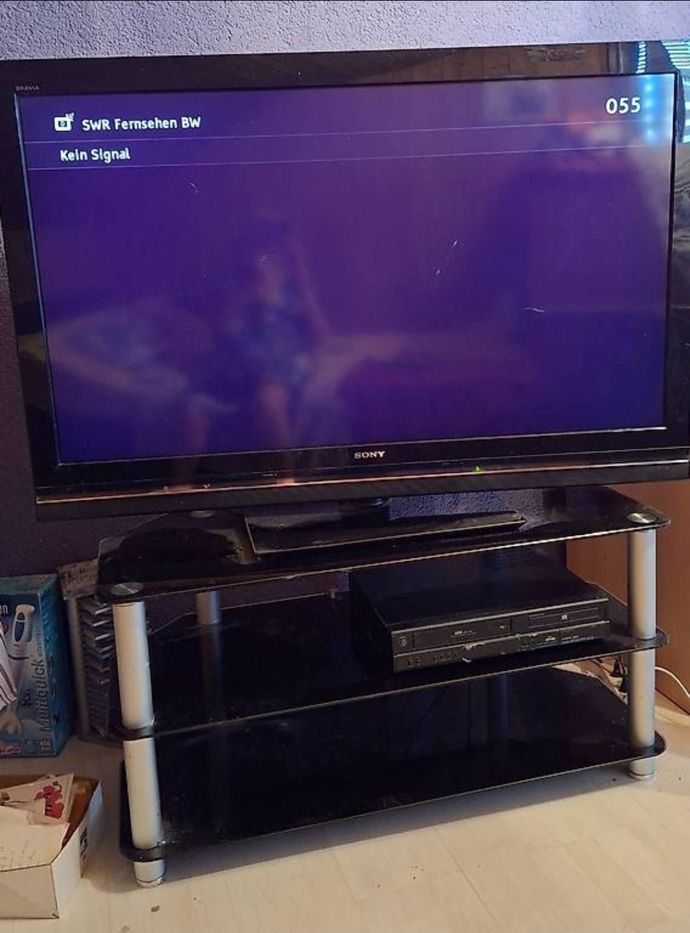 Sony Televisori: Sony Fernseher mit TV Möbel  – Usato da Jegenstorf venduto da 1stmike
