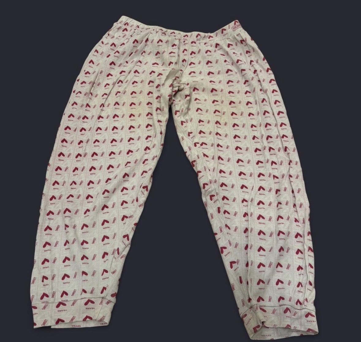 Negligees & Pyjamas: Pyjamahose mit Herzmuster  – Gebraucht aus Marbach SG von Rob_sta