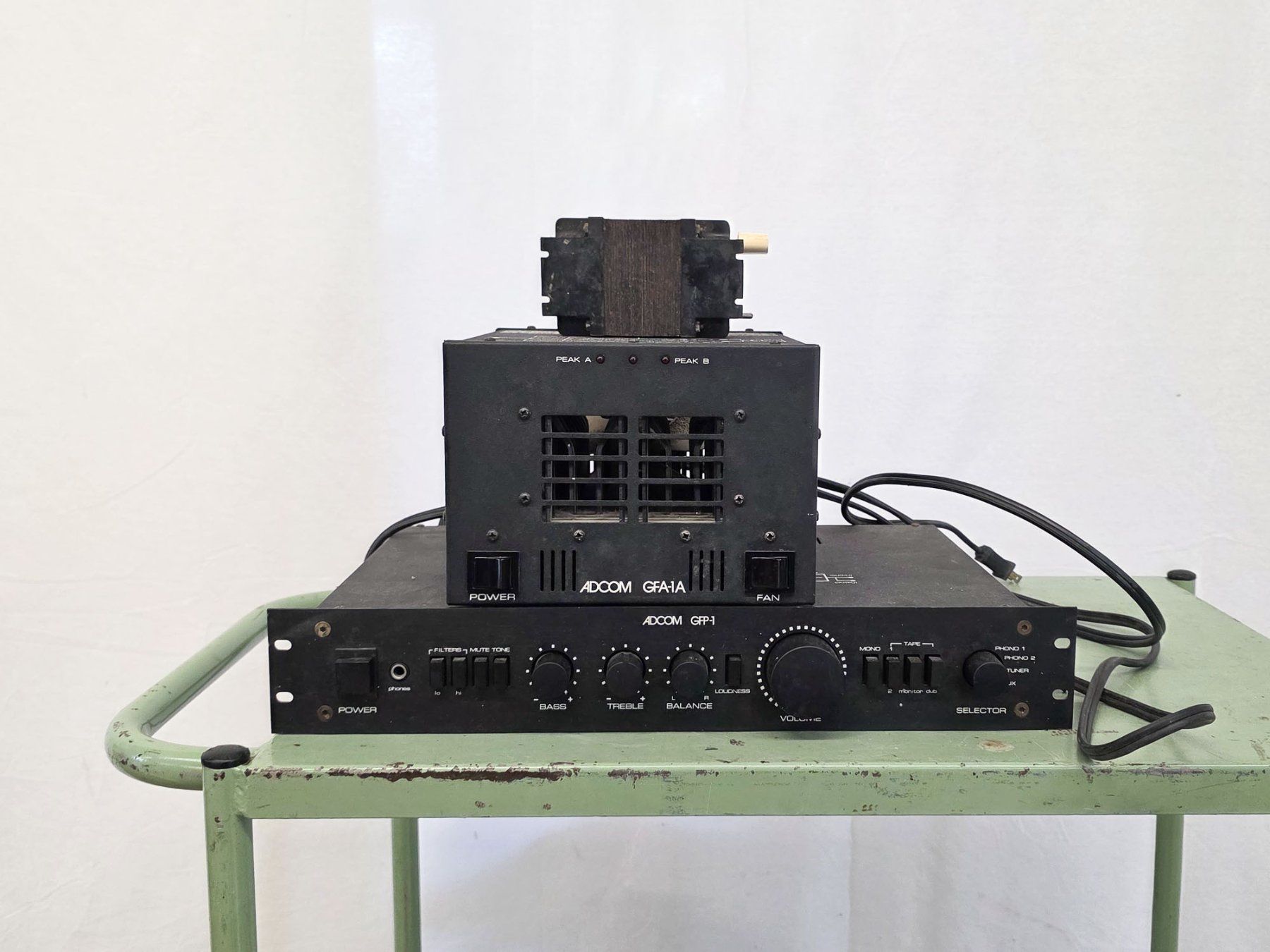 Amplificatori: ADCOM GFP-1 & GFA-1A mit Trafo - Ref. 08/15 – Usato da Au ZH venduto da BrockiAu