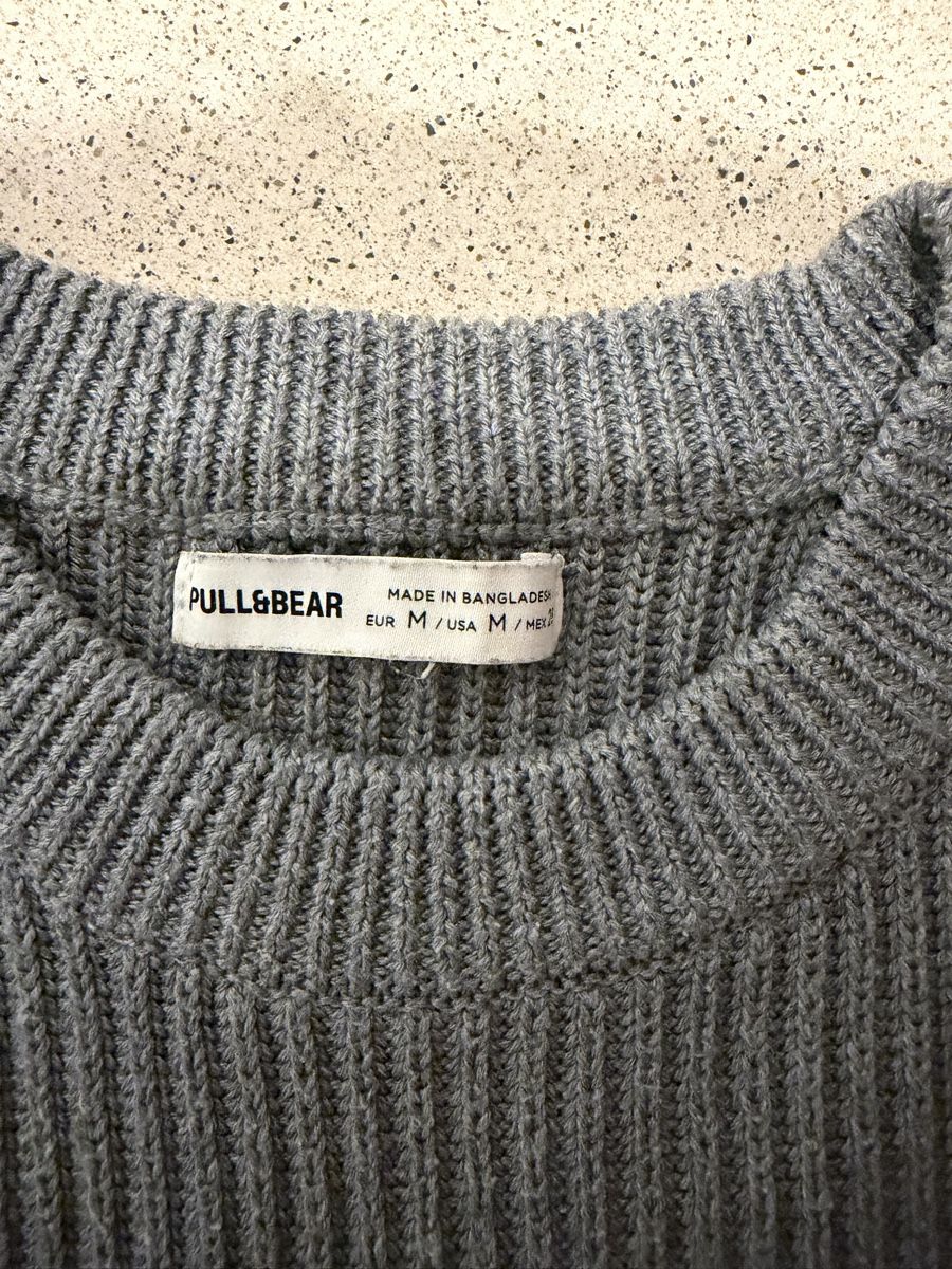 Pull&Bear Pulls & Sweat-shirts: Pullover grau Pull&Bear Grösse M gerippt guter Zustand – Neuf (Voir description) à Langwiesen par dem_79wr 1