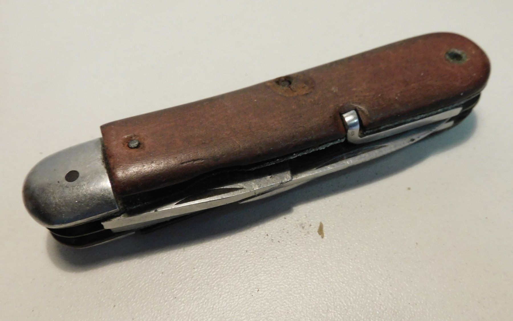 Coltelli tascabile: Sackmesser Holzgriff Campin Messer  9 cm – Usato da Sursee venduto da 76