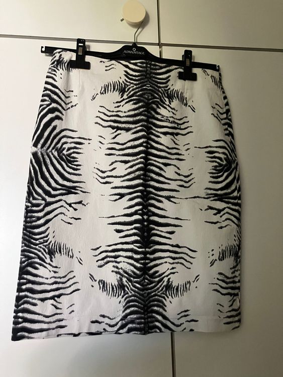 Gonna zebrata (Usato) a Melano per CHF – con consegna