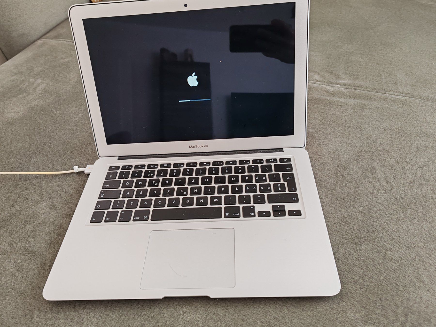 Apple Notebooks: MacBook Air 2018 – Gebraucht aus Zürich von ser_db5x 2