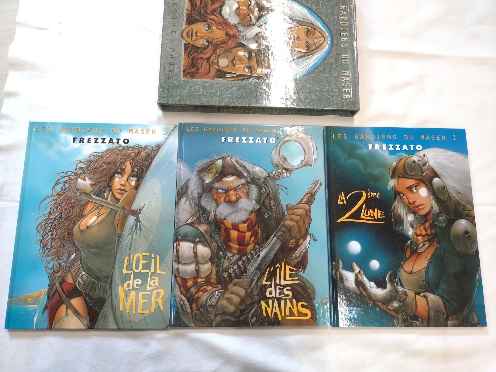 Fumetti: Coffret  Les Gardiens du Maser - Seconde Époque - 1-3 – Usato da Farvagny-le-Grand venduto da LaCaverne 6