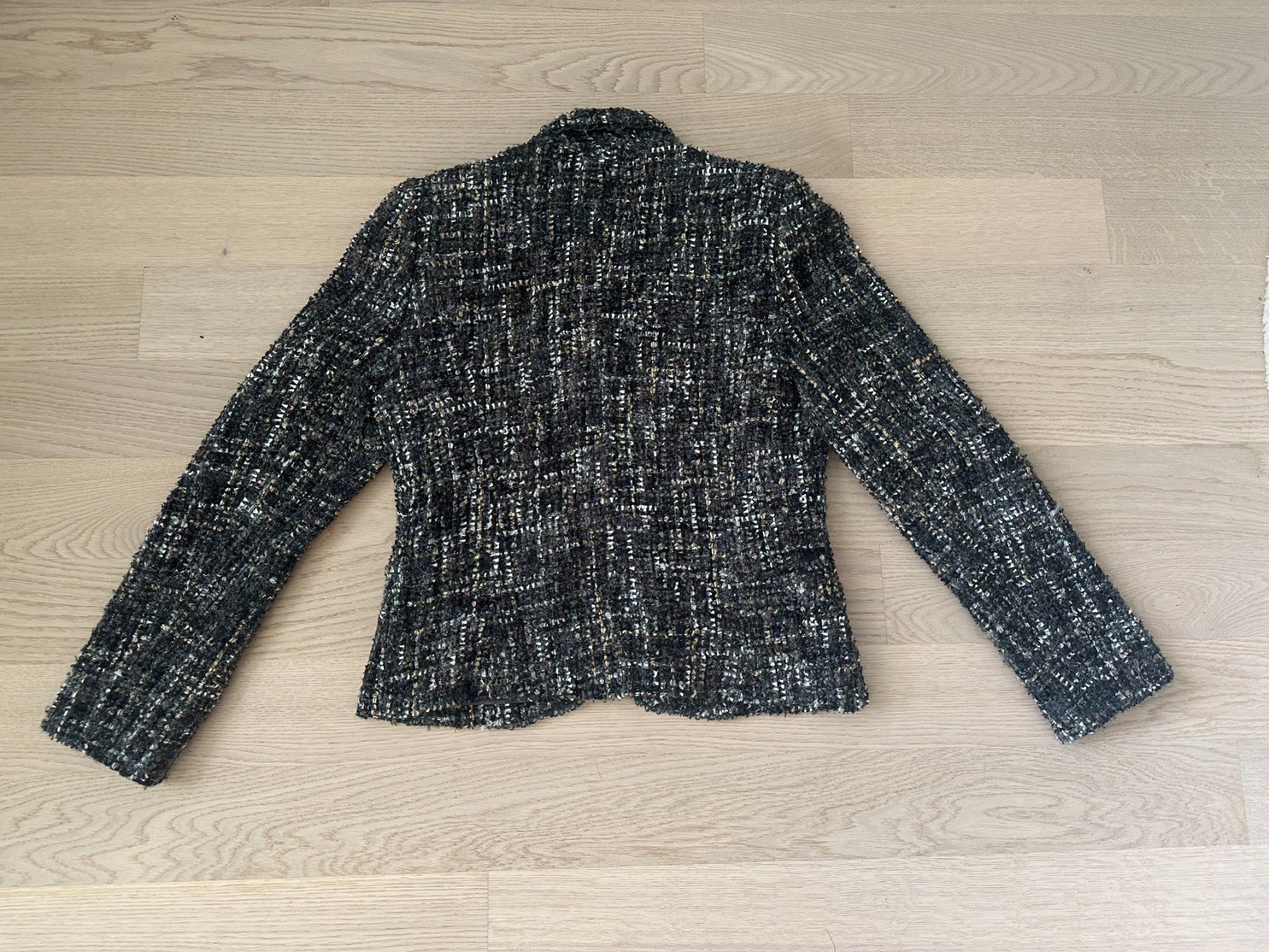 Vestes: Kurze, taillierte Bouclé-Jacke mit Lurex – D'occasion à Zürich par Rigiblick2 3