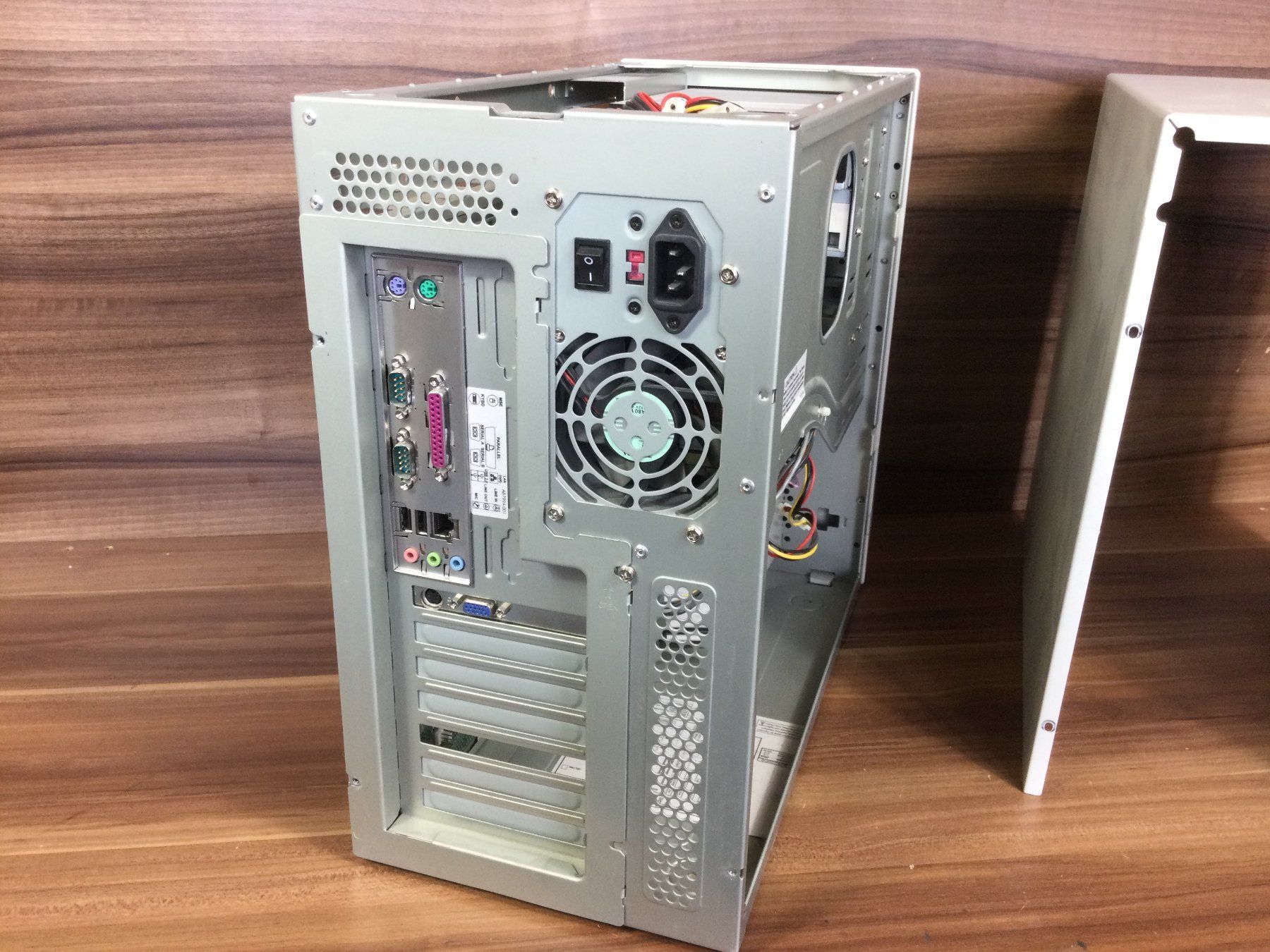 PC: Gebrauchter Retro PC Pentium 4 – Usato da Wangen SZ venduto da kuriosum12 3