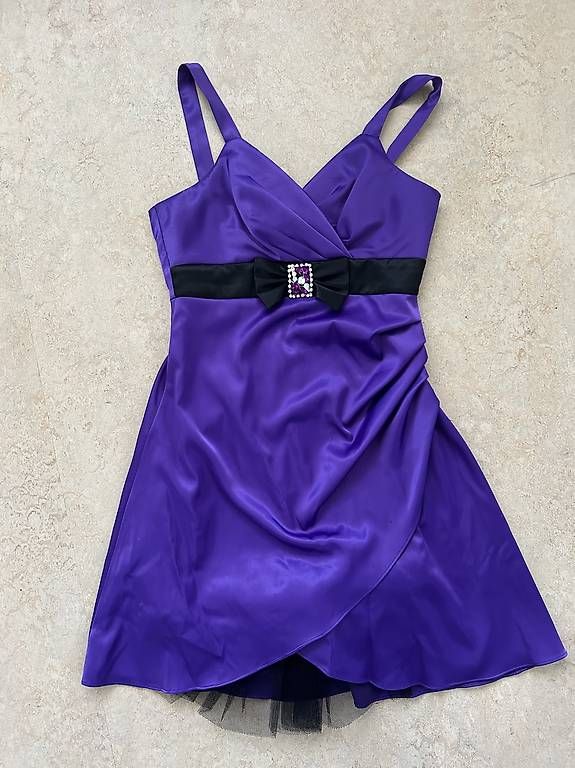 Kleider: Cocktailkleid – Gebraucht aus Zürich von yan_r7k6