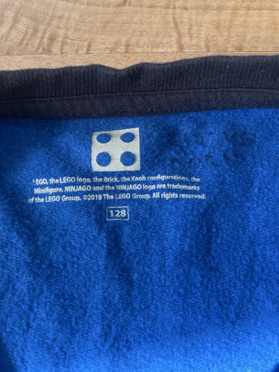 Pulls et sweat-shirts: LEGO Pullover mit Reissverschluss Gr 128 – D'occasion à Basel par HugChristine 3