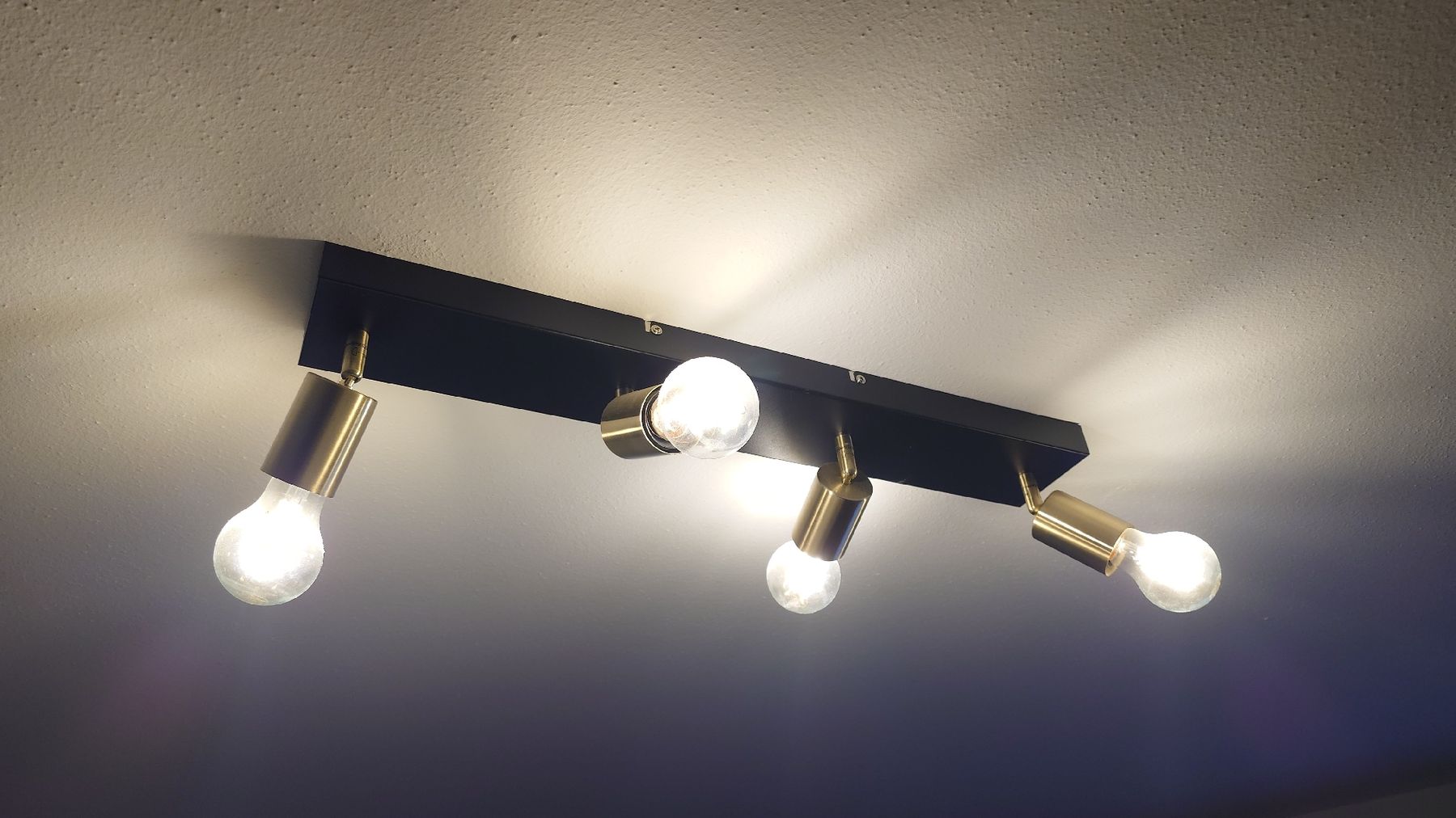 Kronleuchter & Deckenlampen: Moderne Deckenleuchte mit 3 Spots – Gebraucht aus Grosshöchstetten von dav_fmx2 2