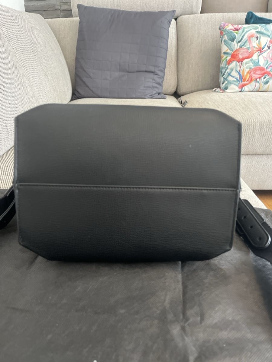 Armani Taschen für Damen: Armani Exchange Beuteltasche, inkl. Staubbeutel – Gebraucht aus Solothurn von Bobesch08 4