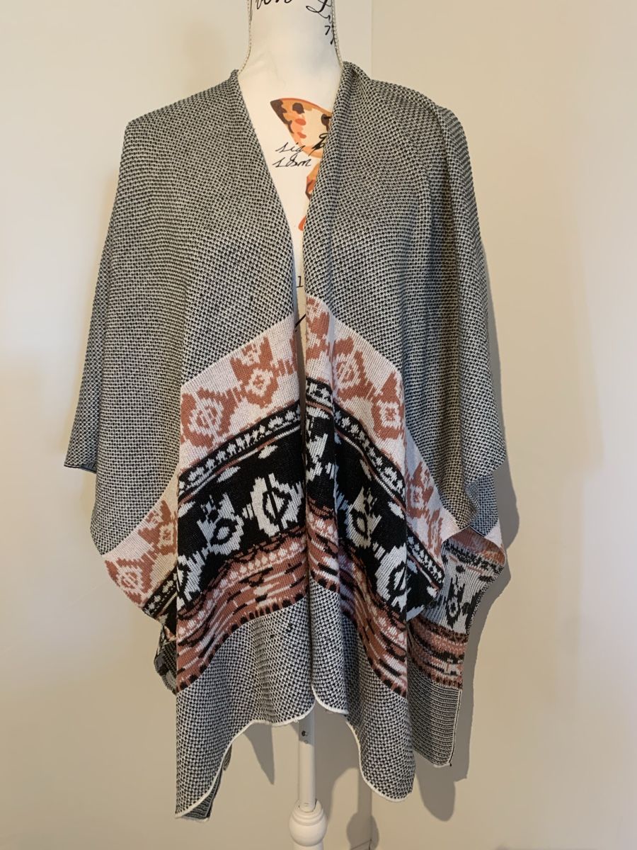Altro in Moda donna: s.Oliver Strick-Poncho gemustert – Usato da Zürich venduto da ver_sb5p 4